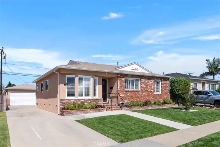 3723 Gondar, Long Beach, California 90808