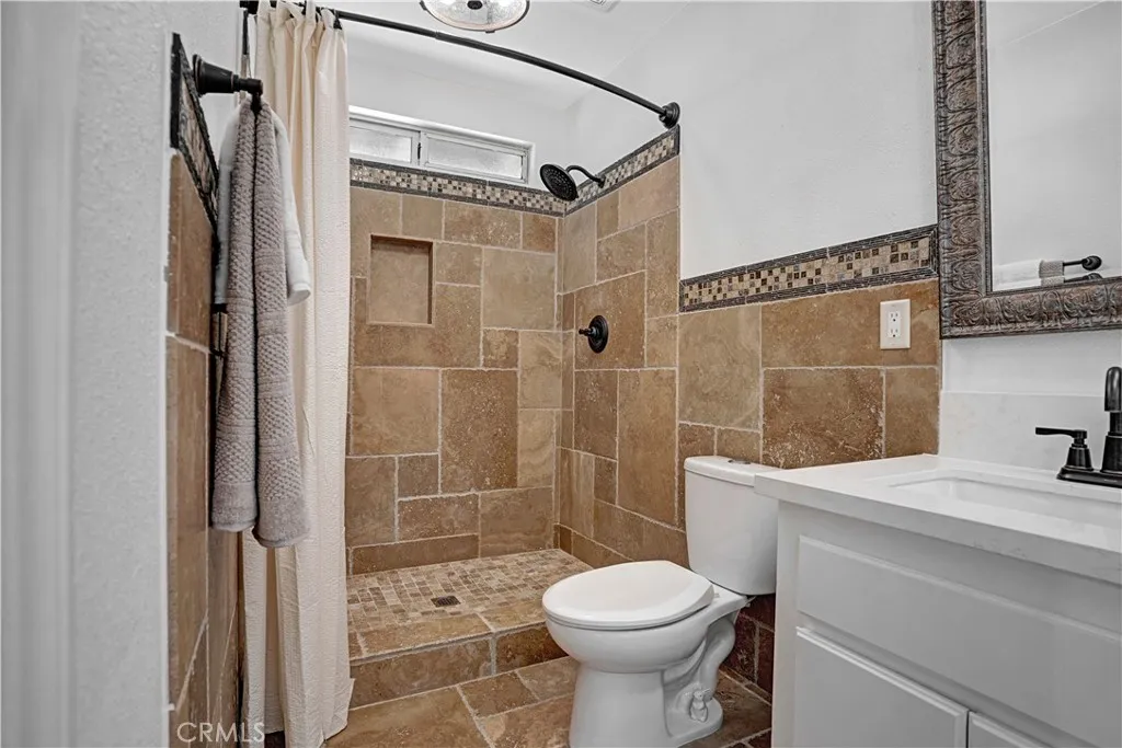 Primary En Suite Bath
