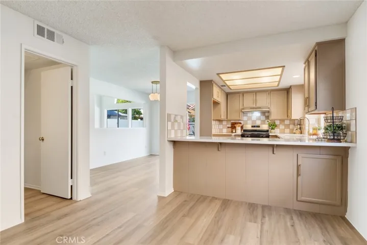 3682 N Pole, Riverside, California 92503