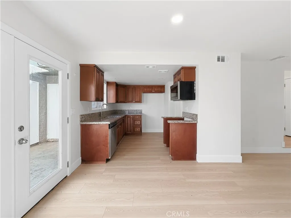 3600 Mountain, San Bernardino, California 92404 — photo 4