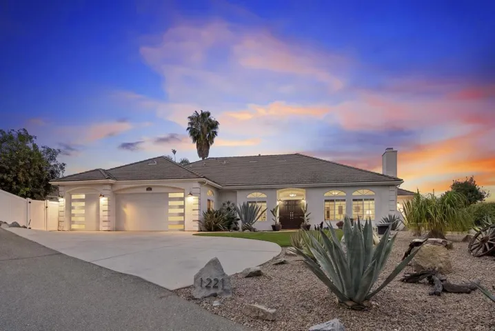 1221 Vista Grande Road, El Cajon, California 92019