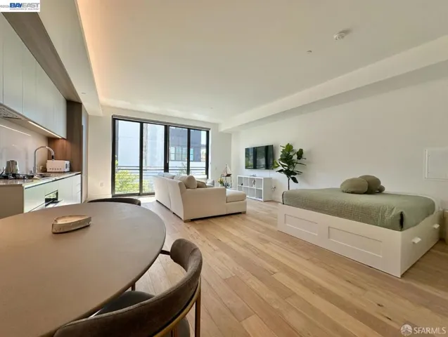 1 Bristol 302, San Francisco, California 94130