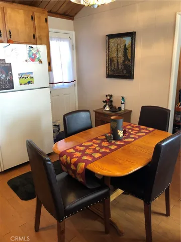 Dining off kitchen