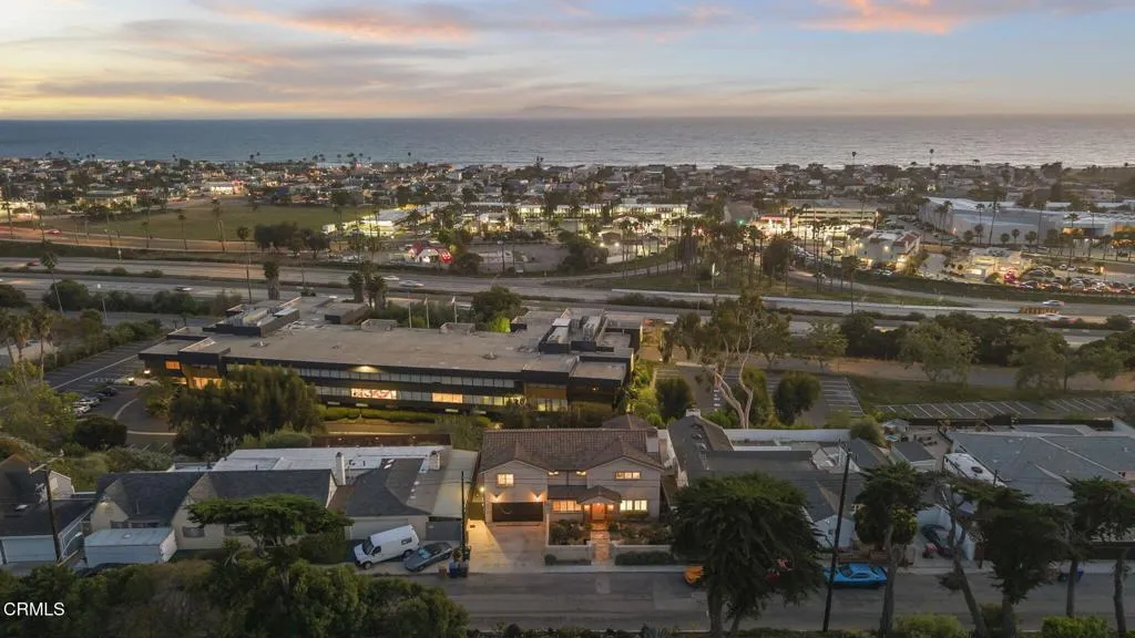 13-web-or-mls-UpmarketMedia-2180Vis-twi-