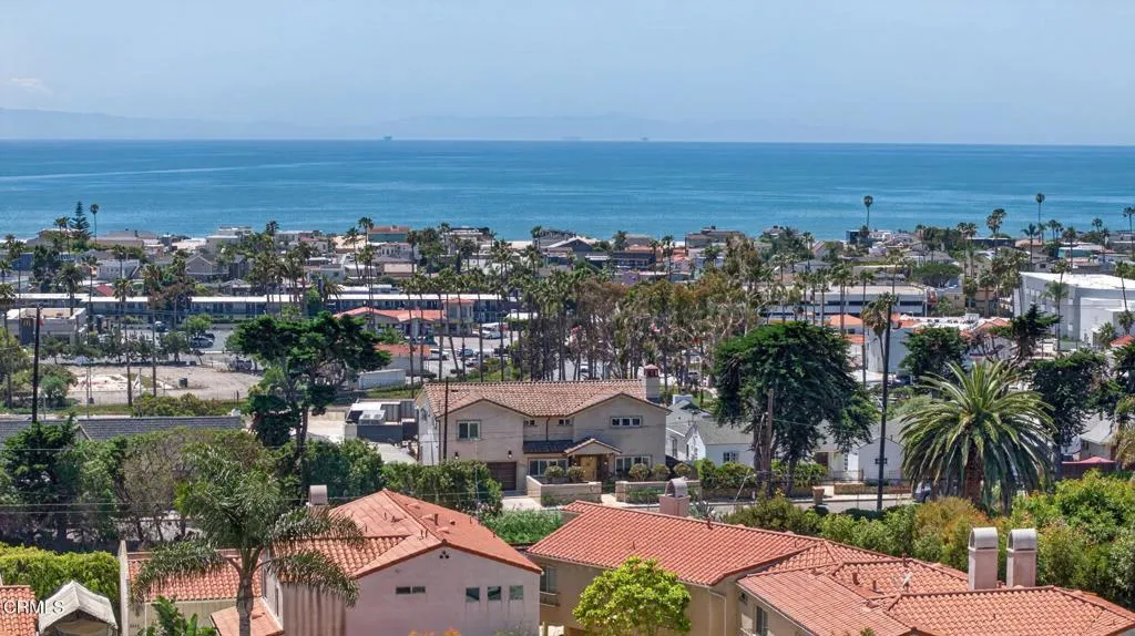 90-web-or-mls-UpmarketMedia-2180Vis-aer-