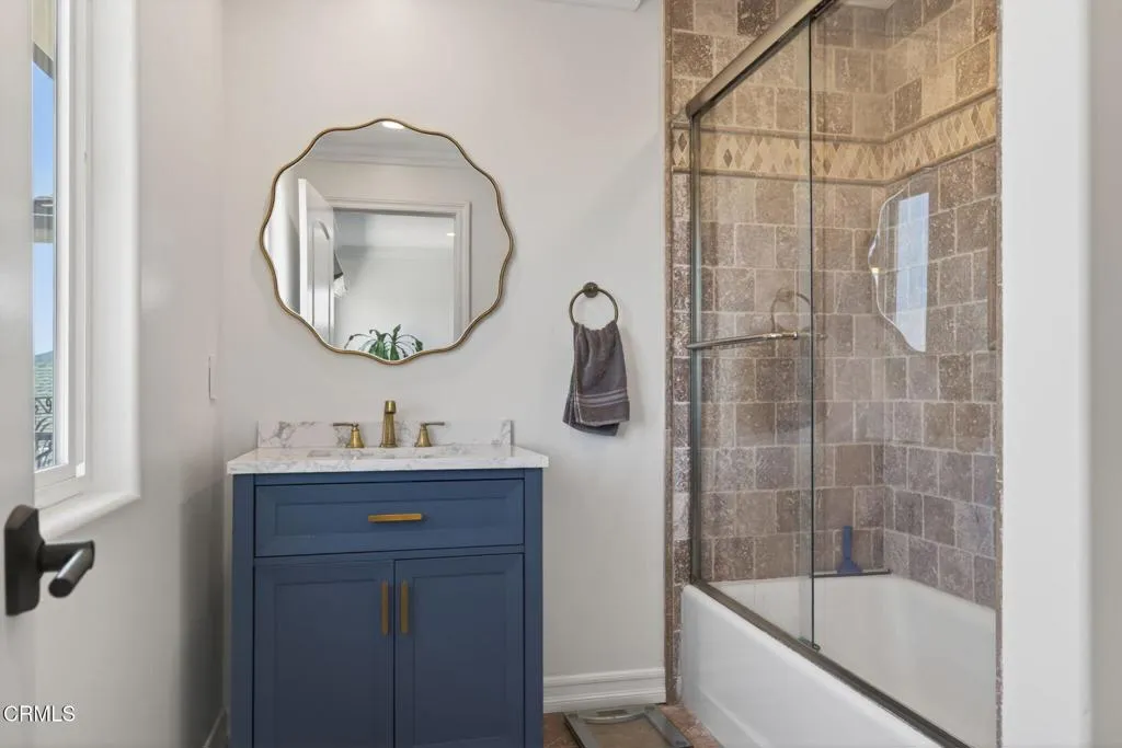 56-web-or-mls-UpmarketMedia-2180Vis-149