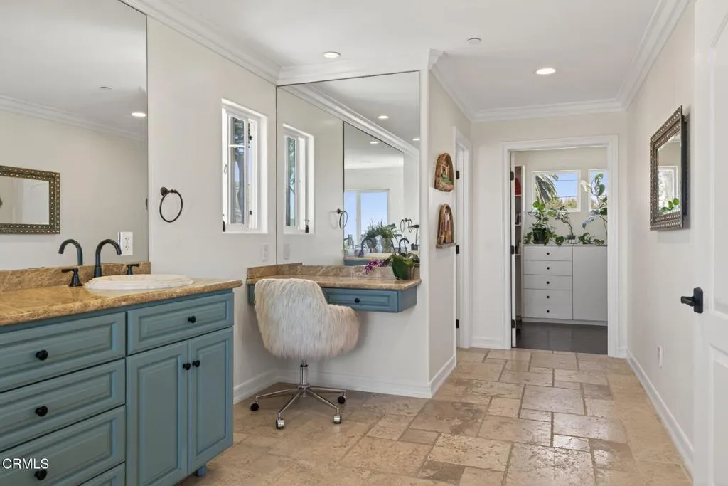 46-web-or-mls-UpmarketMedia-2180Vis-204