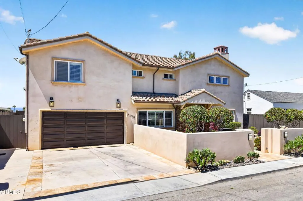 14-web-or-mls-UpmarketMedia-2180Vis-085
