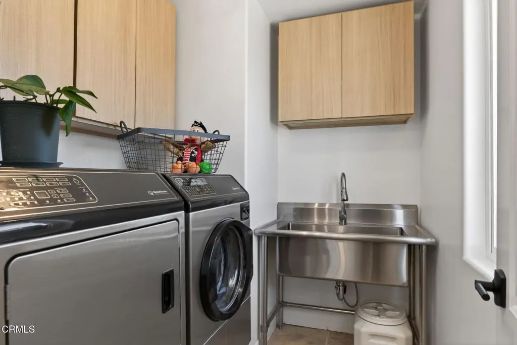 70-web-or-mls-UpmarketMedia-2180Vis-133