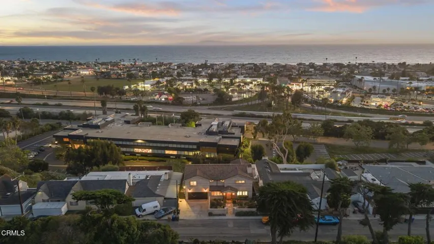 13-web-or-mls-UpmarketMedia-2180Vis-twi-