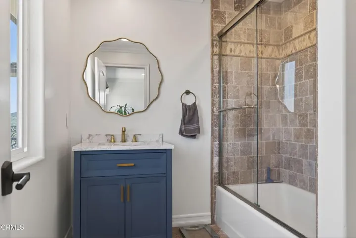 56-web-or-mls-UpmarketMedia-2180Vis-149