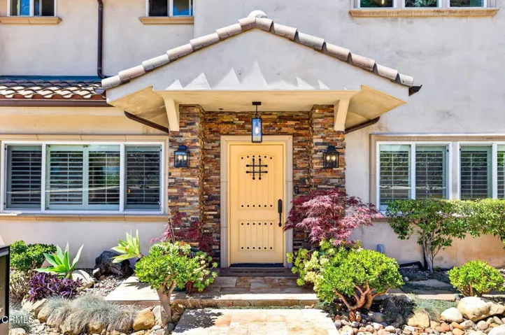 16-web-or-mls-UpmarketMedia-2180Vis-091