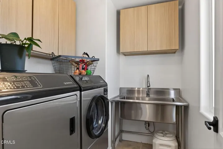 70-web-or-mls-UpmarketMedia-2180Vis-133