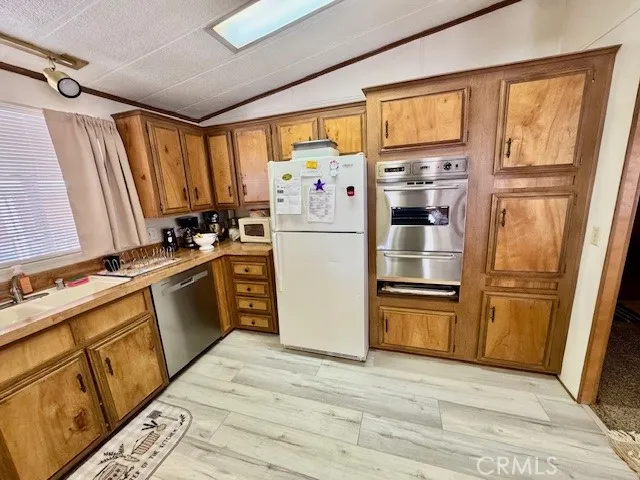 14000 El Elvado Rd 27, Victorville, California 92392 — photo 4