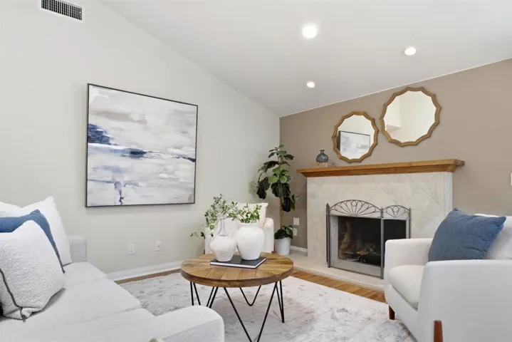 6064 Erlanger, San Diego, California 92122
