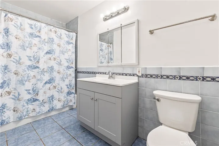 Main bathroom