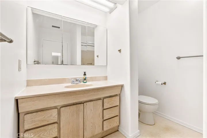 Full bathroom in mother in law suite