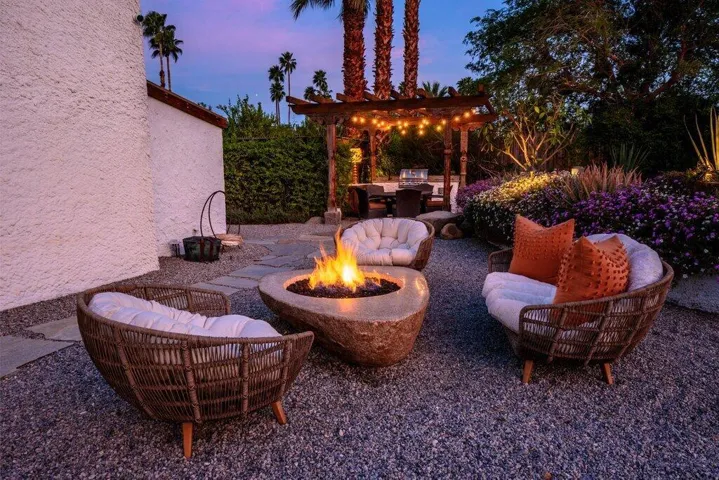 SA - 47.jpg-firepit-bbq-twilight