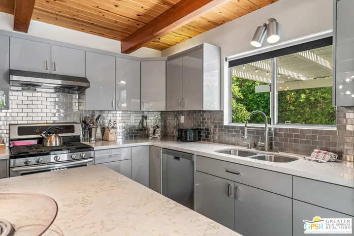 1327 E San Lucas Road, Palm Springs, California 92264