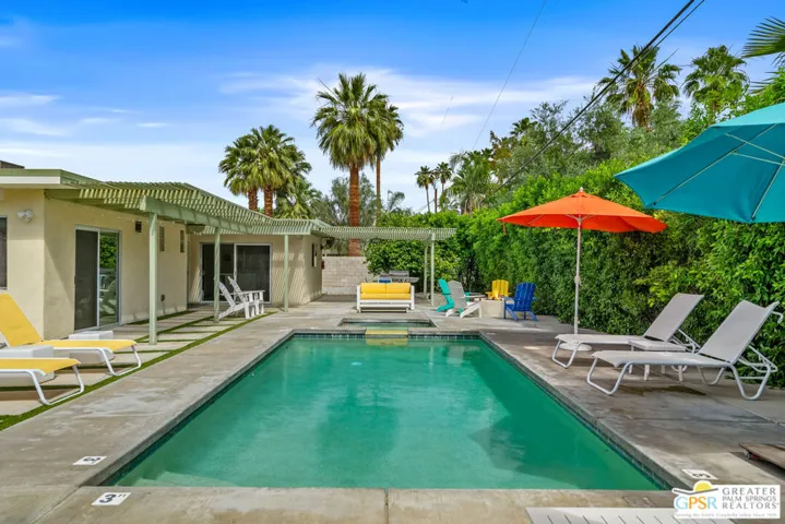 1327 E San Lucas Road, Palm Springs, California 92264