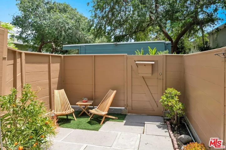 5226 Village Green, Los Angeles, California 90016