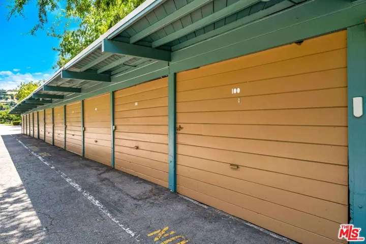 5226 Village Green, Los Angeles, California 90016