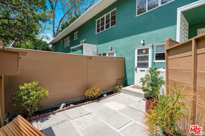 5226 Village Green, Los Angeles, California 90016