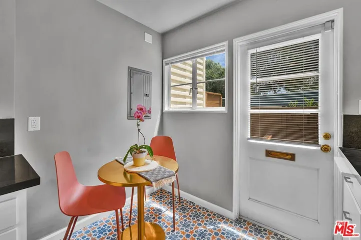 5226 Village Green, Los Angeles, California 90016