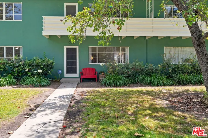 5226 Village Green, Los Angeles, California 90016