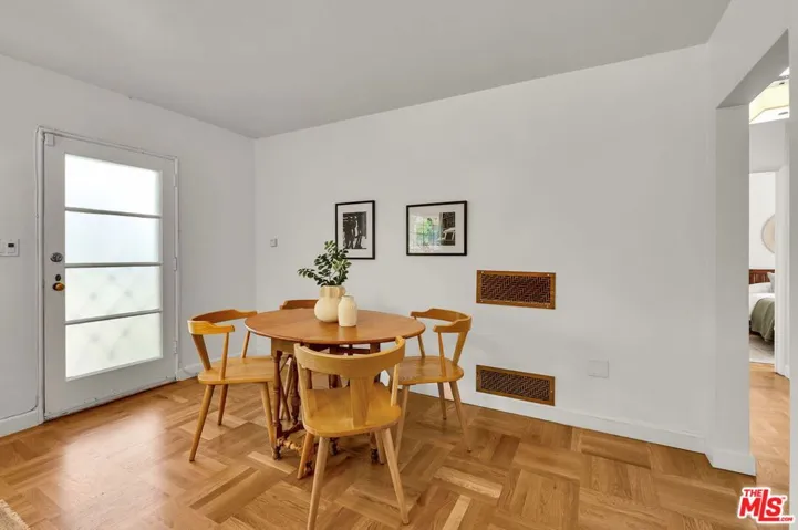 5226 Village Green, Los Angeles, California 90016