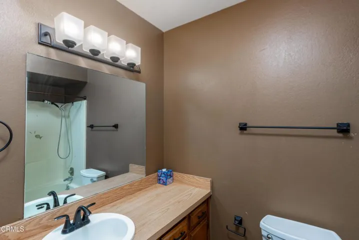 25_master_bathroom_1