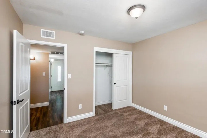 18_bedroom_2