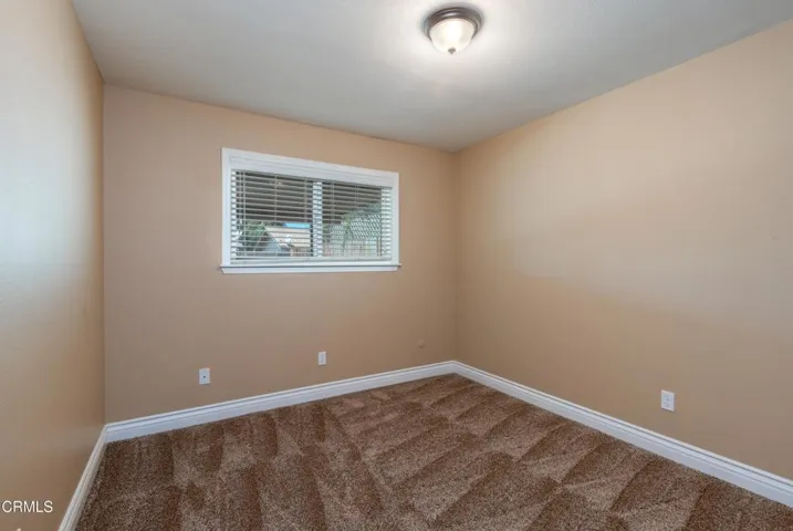 21_bedroom_5