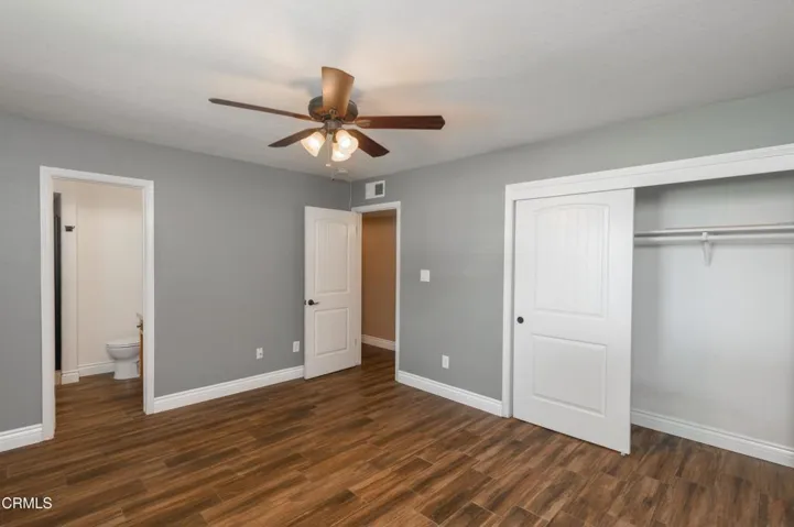 24_master_bedroom_2