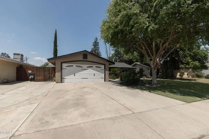 05_front_exterior_4