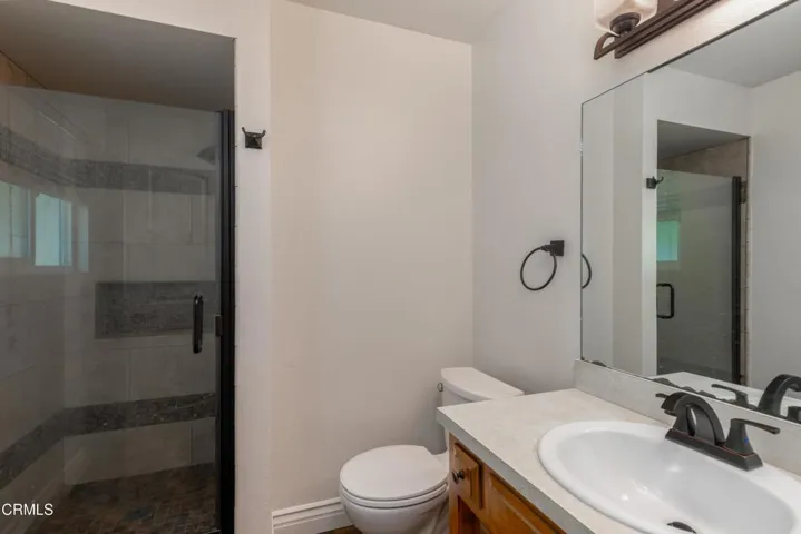 26_master_bathroom_2