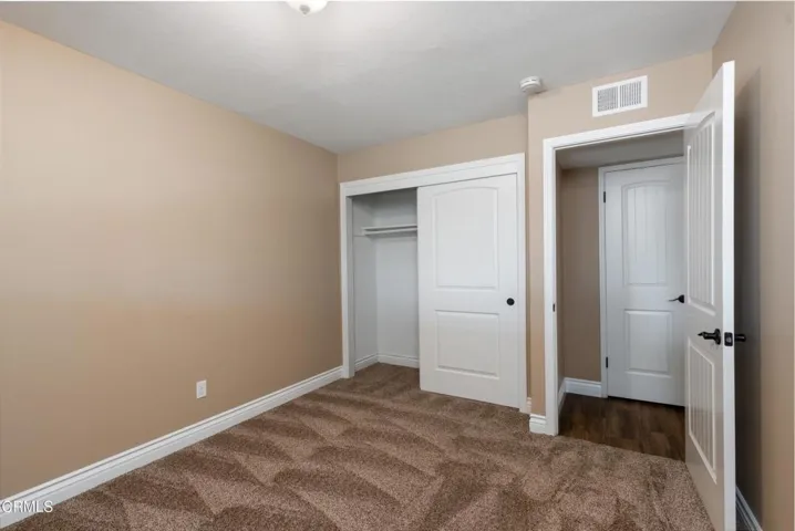 22_bedroom_6
