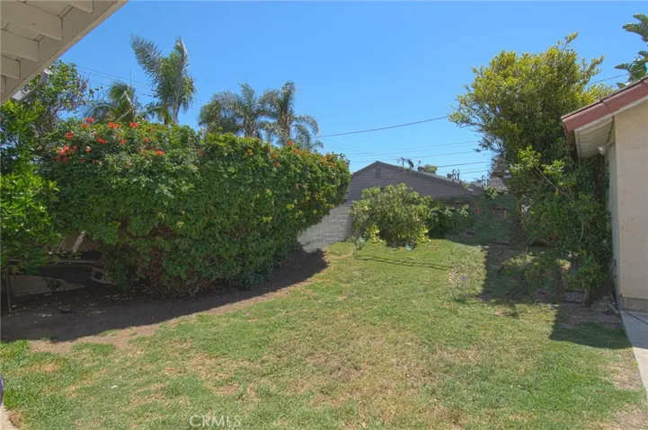 2094 Orange Avenue, Costa Mesa, California 92627
