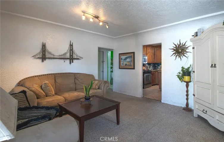 2094 Orange Avenue, Costa Mesa, California 92627