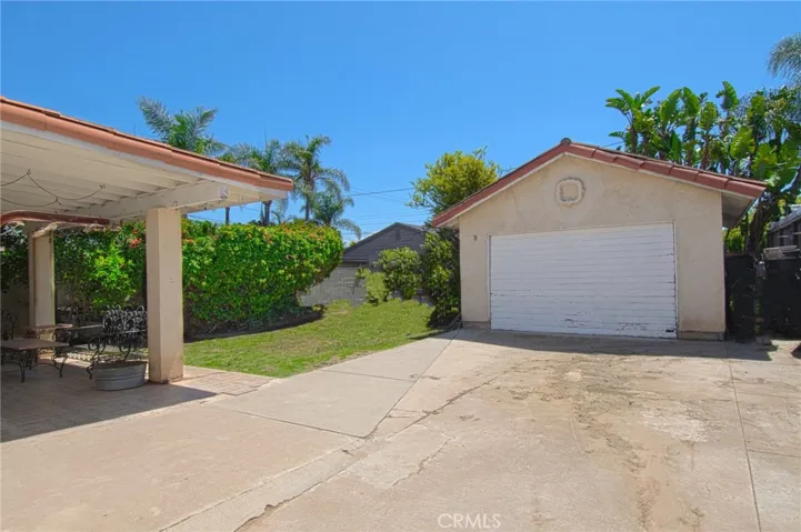 2094 Orange Avenue, Costa Mesa, California 92627