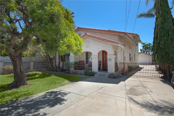 2094 Orange Avenue, Costa Mesa, California 92627