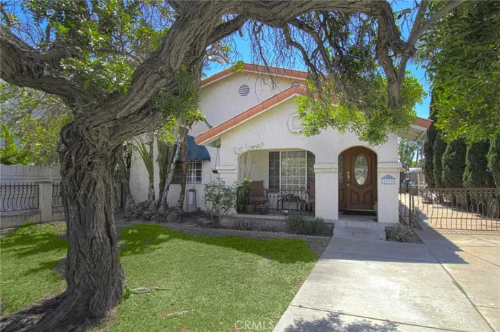 2094 Orange Avenue, Costa Mesa, California 92627