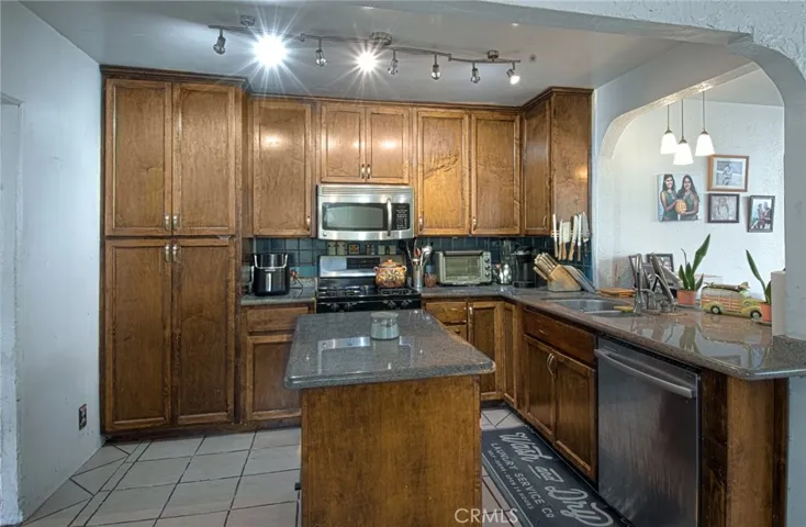 2094 Orange Avenue, Costa Mesa, California 92627