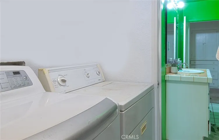 2094 Orange Avenue, Costa Mesa, California 92627