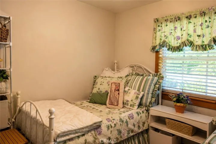 791 Arth, Crestline, California 92325