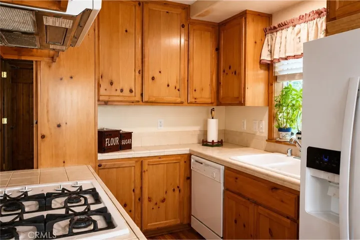 791 Arth, Crestline, California 92325