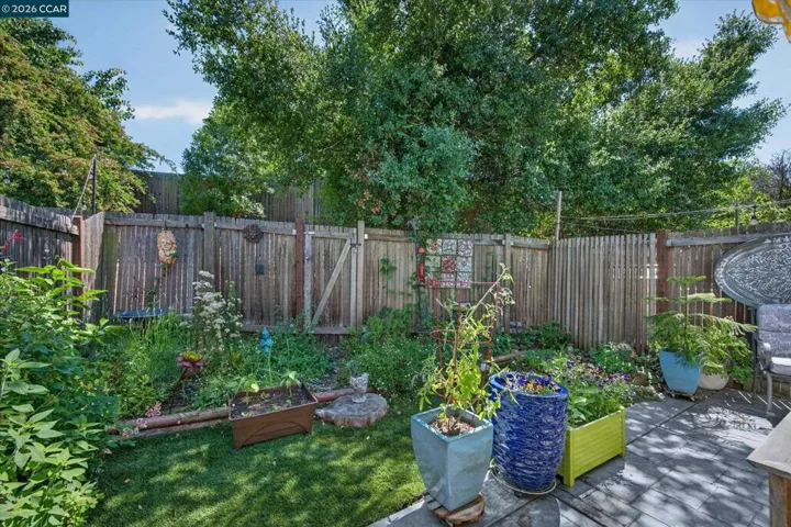 1892 London Dr, Benicia, California 94510
