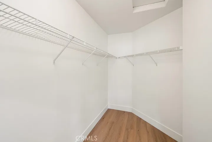 Secondary full size bathroom