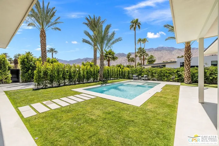 2020 E Amado Road, Palm Springs, California 92262