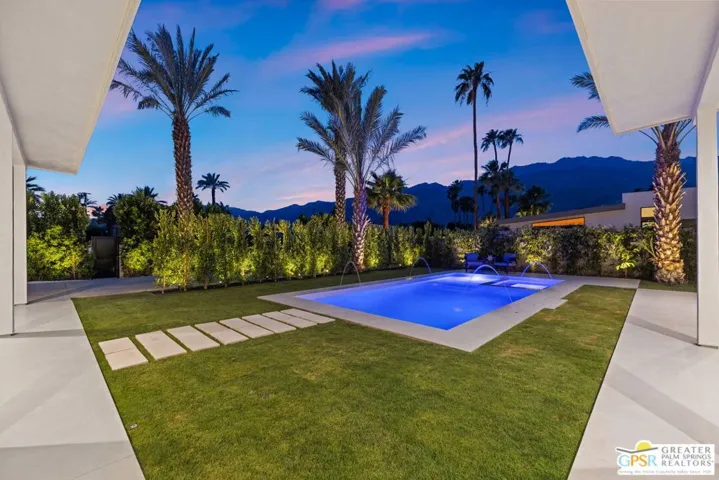 2020 E Amado Road, Palm Springs, California 92262